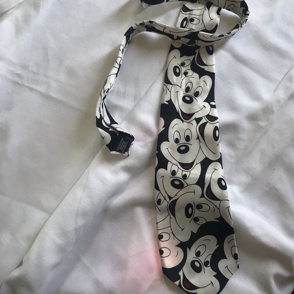 Mickey Mouse faces, tie - Picture 3 of 7